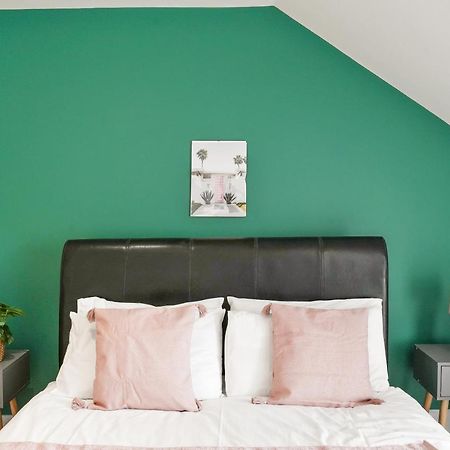 Lovely 4 Bed With Ensuite Free Wifi Off Street Parking In Sutton Morden  Zewnętrze zdjęcie