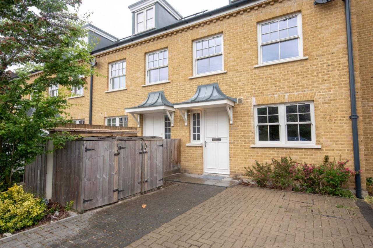 Lovely 4 Bed With Ensuite Free Wifi Off Street Parking In Sutton Morden  Zewnętrze zdjęcie