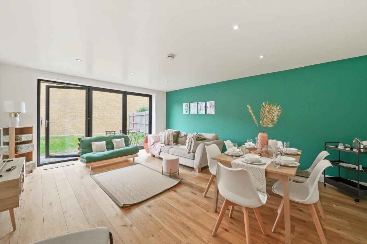 Lovely 4 Bed With Ensuite Free Wifi Off Street Parking In Sutton Morden  Zewnętrze zdjęcie