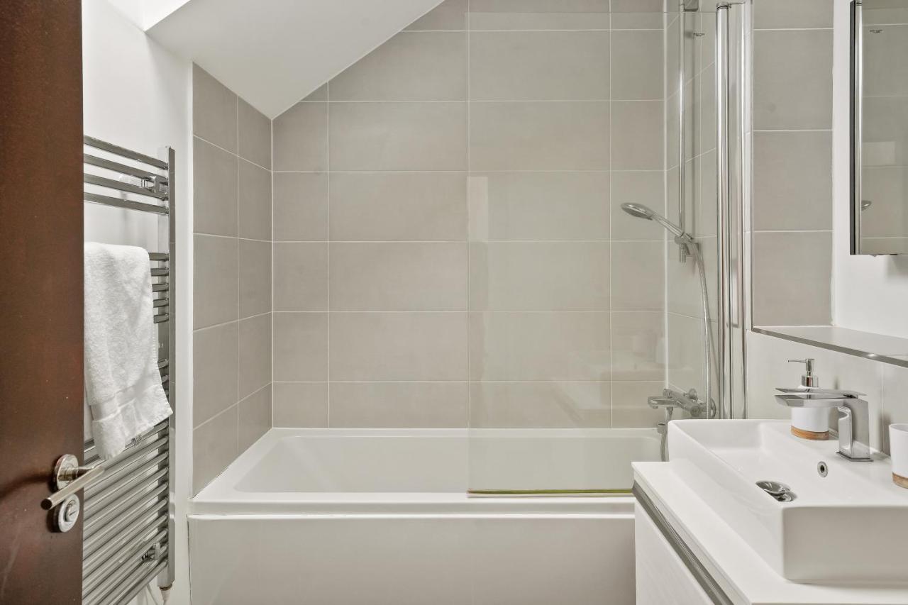 Lovely 4 Bed With Ensuite Free Wifi Off Street Parking In Sutton Morden  Zewnętrze zdjęcie