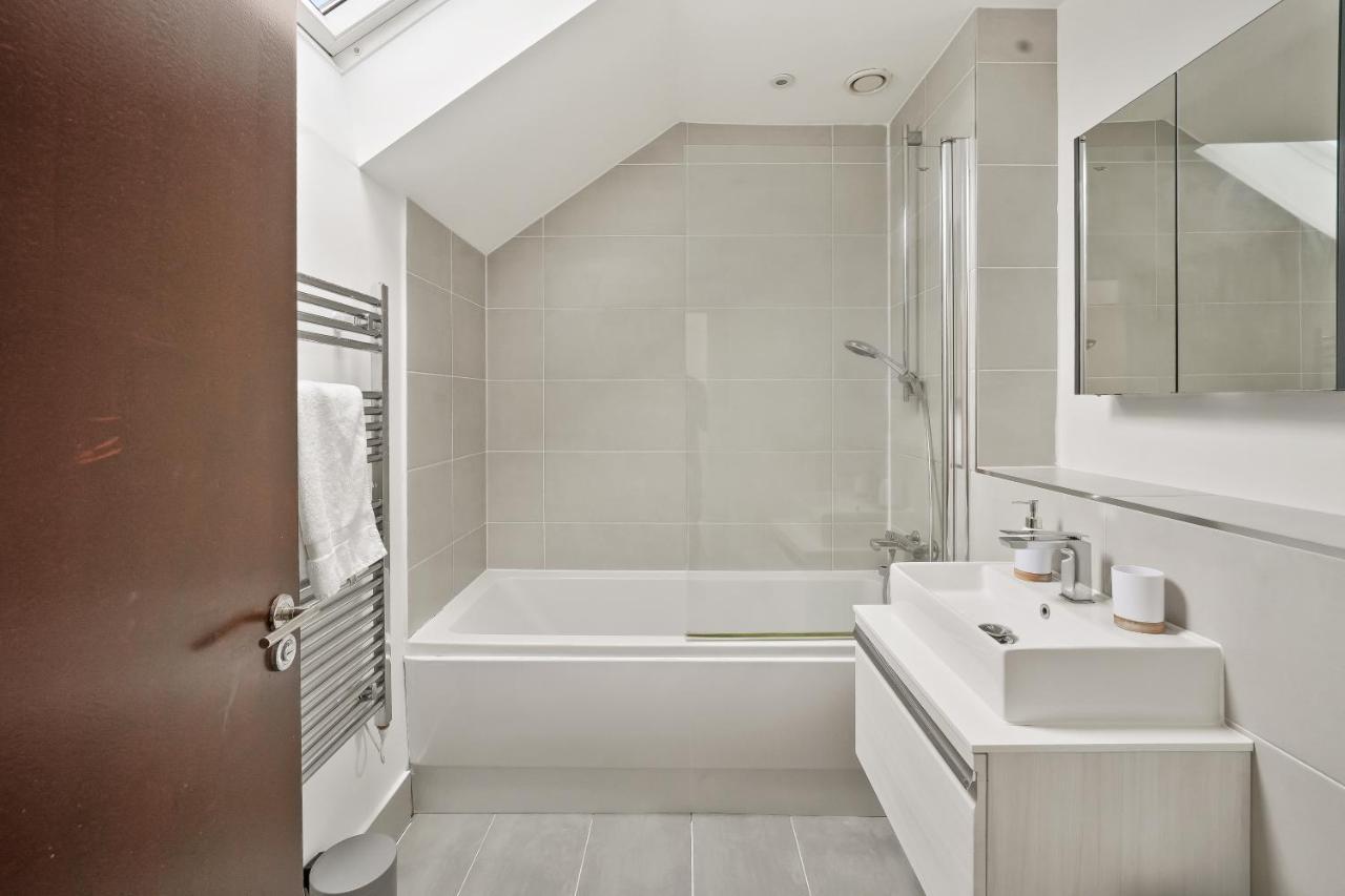 Lovely 4 Bed With Ensuite Free Wifi Off Street Parking In Sutton Morden  Zewnętrze zdjęcie