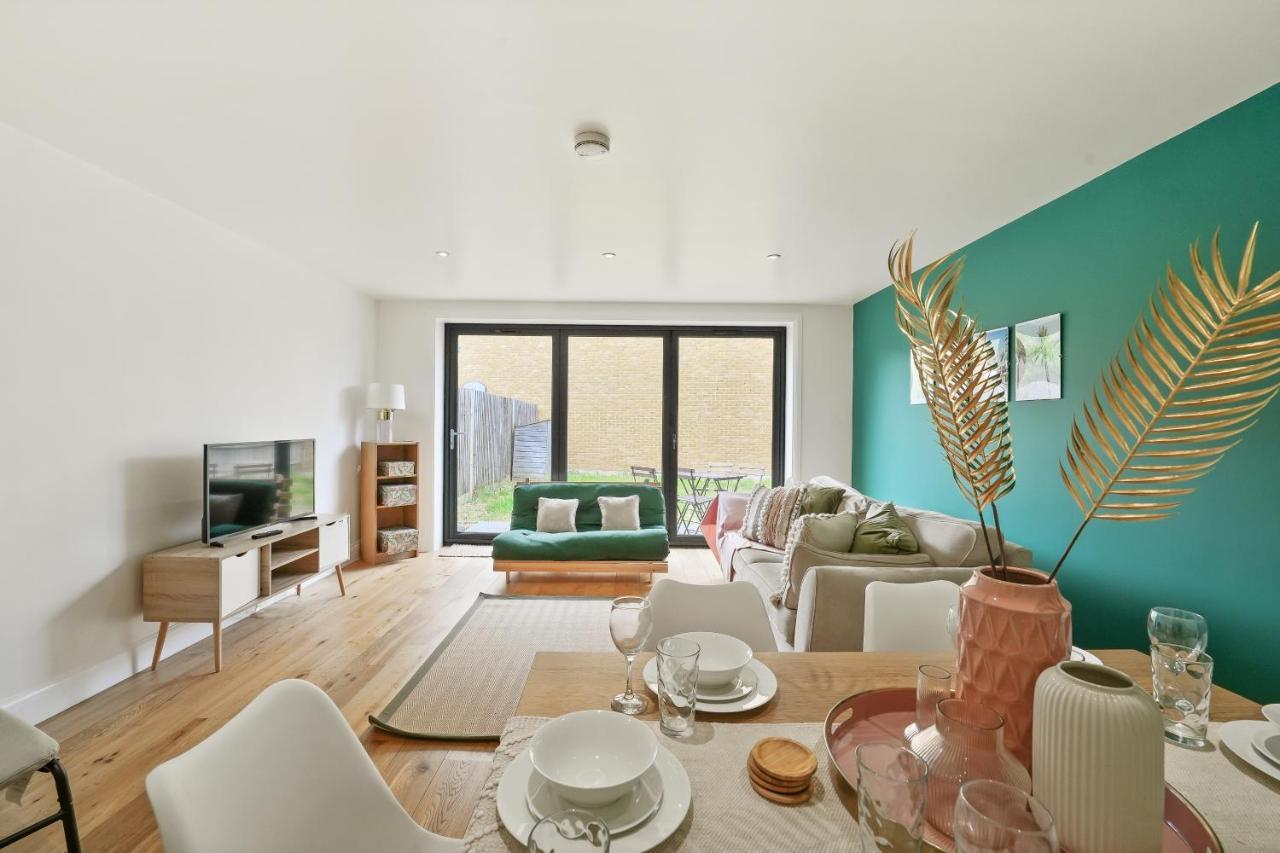 Lovely 4 Bed With Ensuite Free Wifi Off Street Parking In Sutton Morden  Zewnętrze zdjęcie