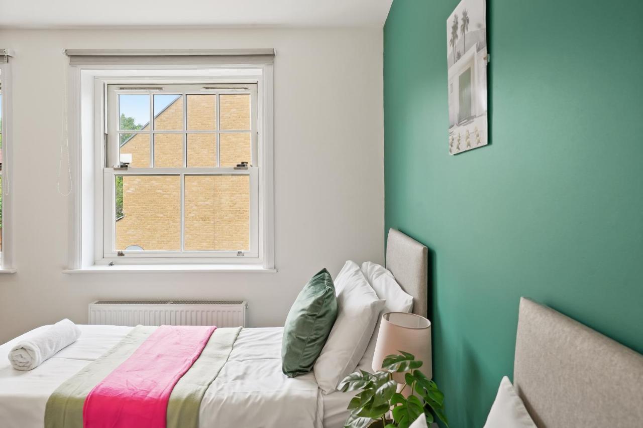 Lovely 4 Bed With Ensuite Free Wifi Off Street Parking In Sutton Morden  Zewnętrze zdjęcie